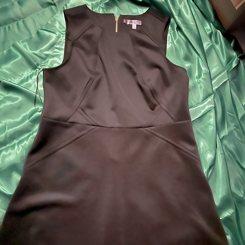 Jennifer Lopez sleeveless skater dress